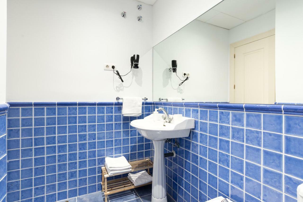 Gr2-large Groups Apt-walking Distance To Old Town Apartment Málaga
